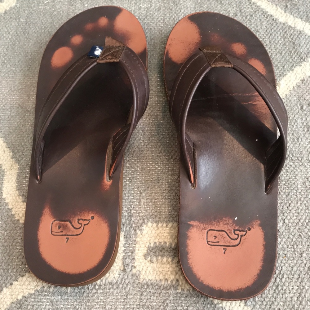 Vineyard Vines boys flip flops